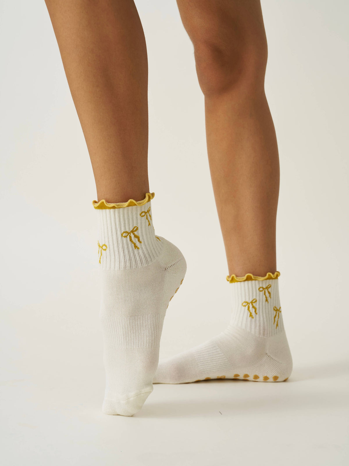 Bow Ruffle Grip Socks